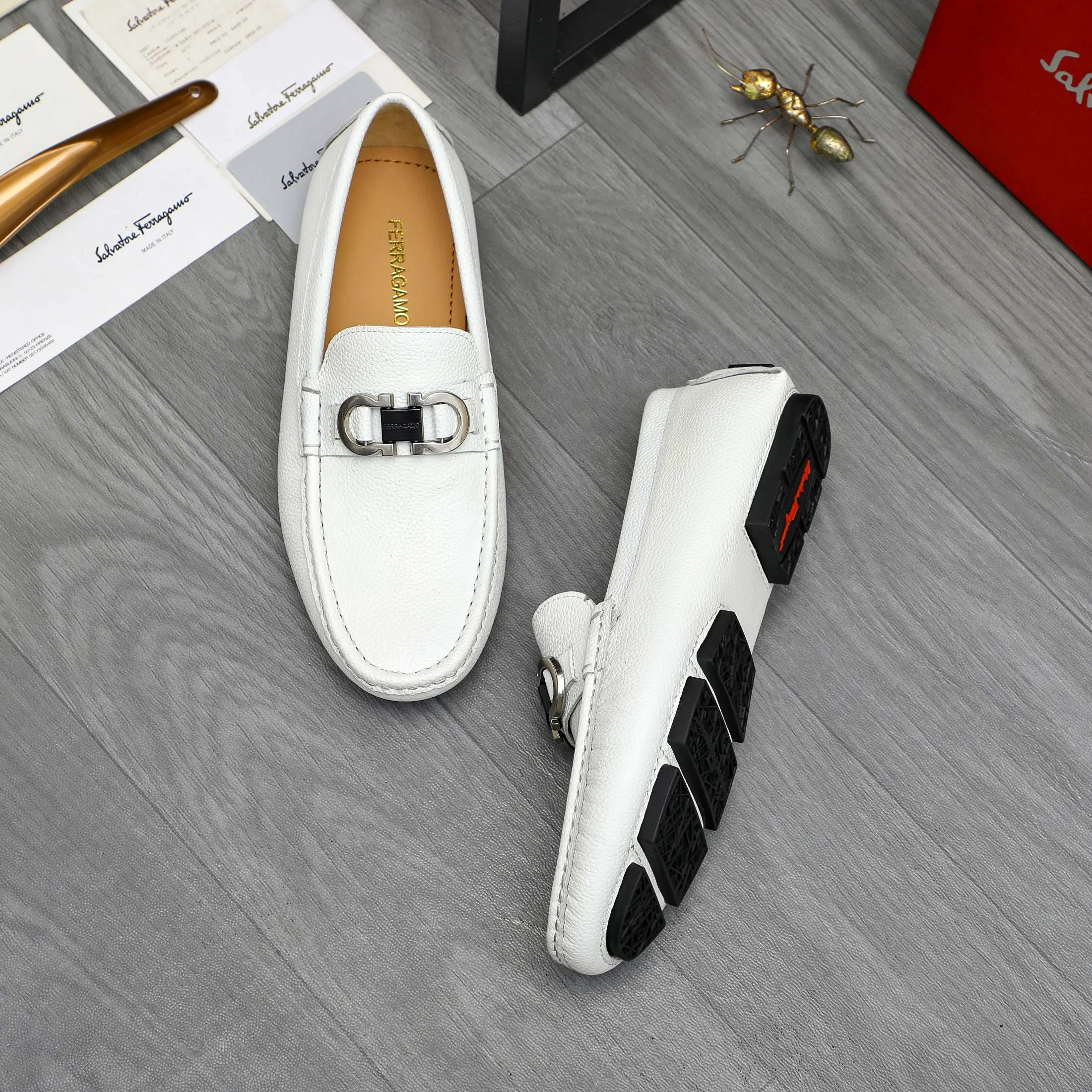 Men's shoes 💰p420 Product trademark: Ferragamo " Ferragamo ] Casual slip-on men's shoes Regular size: 38-44 Product materials: Selected pebbled cowhide upper, sheepskin lining, original rubber outsole